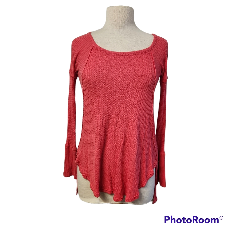 FREE PEOPLE VENTURA HI-LOW THERMAL KNIT LONG SLEEVE TOP PINK SIZE EXTRA SMALL